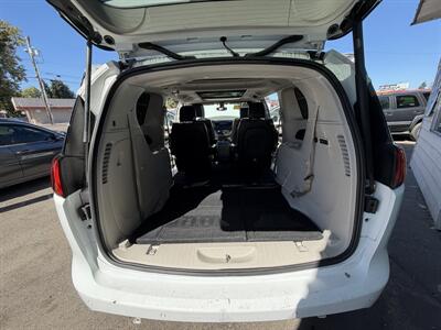 2017 Chrysler Pacifica Limited - Photo 22 - Eugene, OR 97402