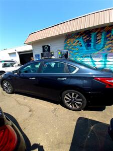 2017 Nissan Altima 2.5 - Photo 10 - Eugene, OR 97402