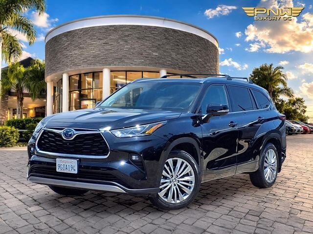 2023 Toyota Highlander Platinum  