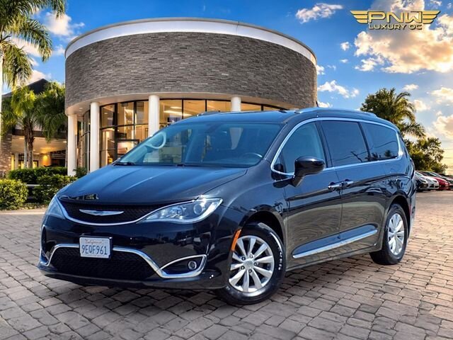 2018 Chrysler Pacifica Touring L Plus  
