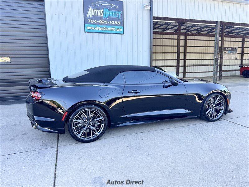 2023 Chevrolet Camaro ZL1 - Photo 9