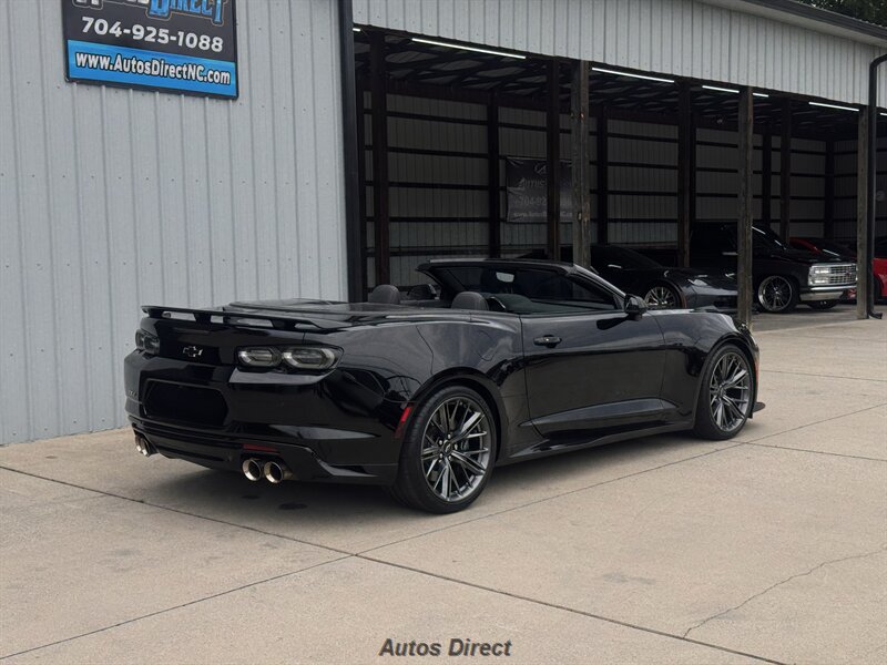 2023 Chevrolet Camaro ZL1 - Photo 10