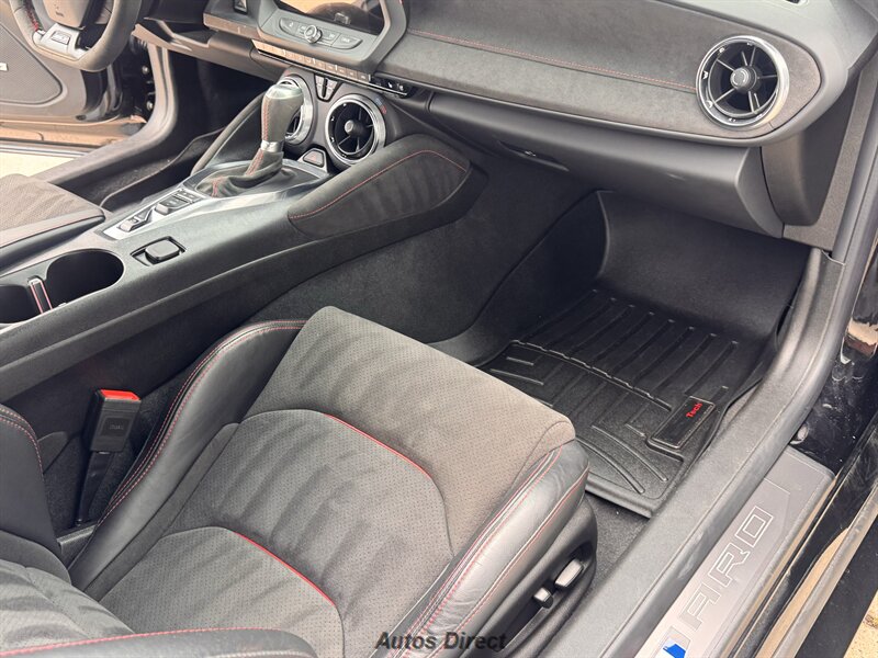 2023 Chevrolet Camaro ZL1 - Photo 25