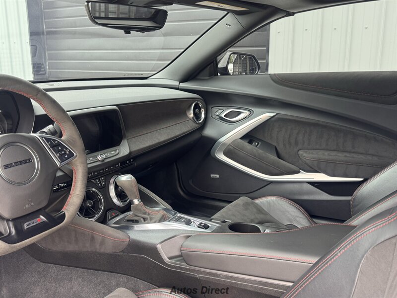 2023 Chevrolet Camaro ZL1 - Photo 22