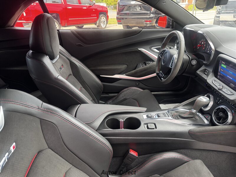 2023 Chevrolet Camaro ZL1 - Photo 39