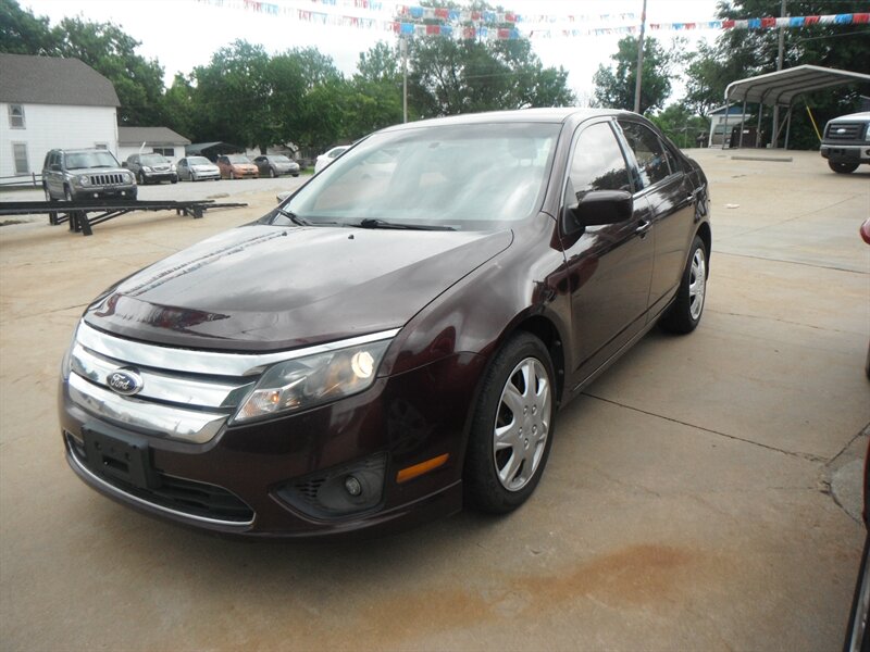 2011 Ford Fusion SE   - Photo 1 - Horton, KS 66439