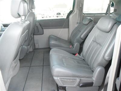 2010 Dodge Grand Caravan SXT - Photo 5 - Horton, KS 66439