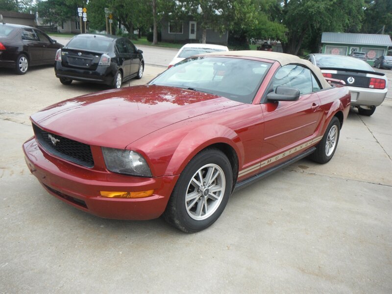 2005 Ford Mustang V6 Premium   - Photo 1 - Horton, KS 66439