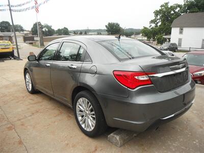 2013 Chrysler 200 Limited - Photo 4 - Horton, KS 66439