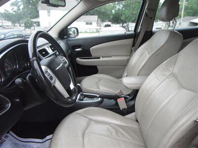 2013 Chrysler 200 Limited - Photo 7 - Horton, KS 66439