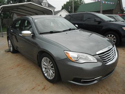 2013 Chrysler 200 Limited - Photo 2 - Horton, KS 66439