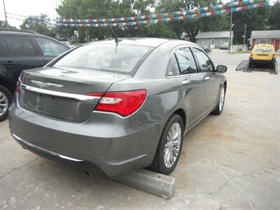 2013 Chrysler 200 Limited - Photo 3 - Horton, KS 66439