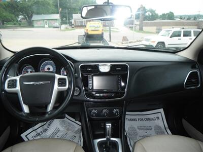 2013 Chrysler 200 Limited - Photo 6 - Horton, KS 66439