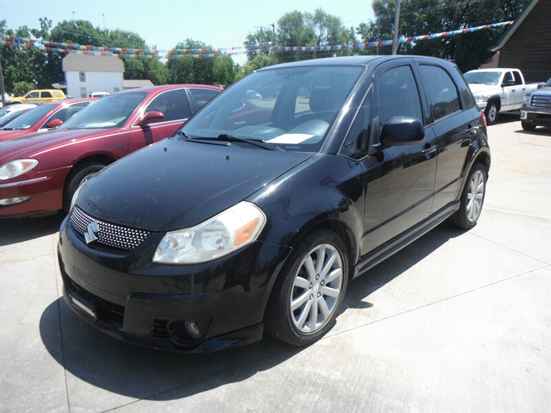 2012 Suzuki SX4   - Photo 1 - Horton, KS 66439