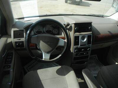 2009 Chrysler Town and Country LX   - Photo 6 - Horton, KS 66439