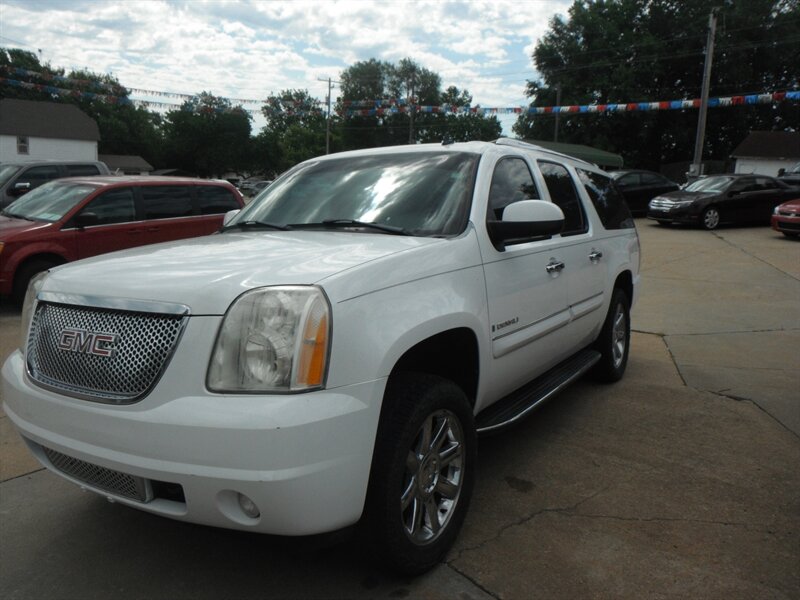 2007 GMC Yukon XL Denali   - Photo 1 - Horton, KS 66439
