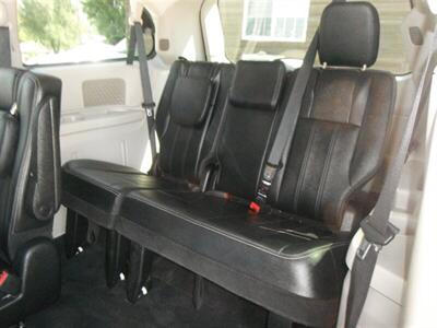 2016 Chrysler Town & Country Touring - Photo 5 - Horton, KS 66439