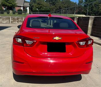 2018 Chevrolet Cruze LT Auto - Photo 4 - Bowie, TX 76230