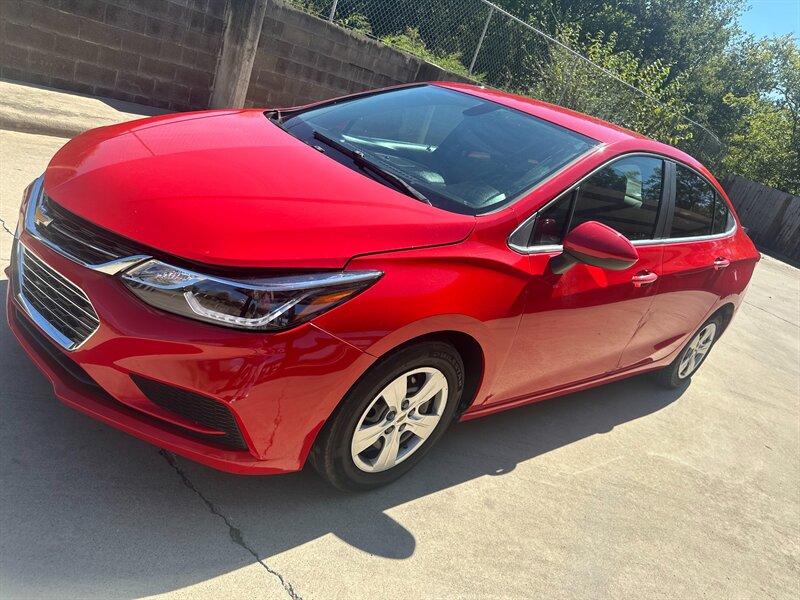 2018 Chevrolet Cruze LT Auto   - Photo 1 - Bowie, TX 76230