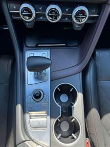 2019 Genesis G70 2.0T Prestige   - Photo 13 - Grand Prairie, TX 75050