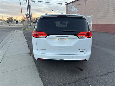 2018 Chrysler Pacifica Hybrid Limited hybrid - Photo 7 - Albuquerque, NM 87123