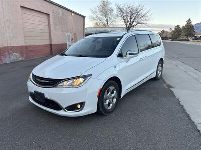 2018 Chrysler Pacifica Hybrid Limited hybrid - Photo 2 - Albuquerque, NM 87123