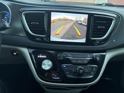 2018 Chrysler Pacifica Hybrid Limited hybrid - Photo 14 - Albuquerque, NM 87123