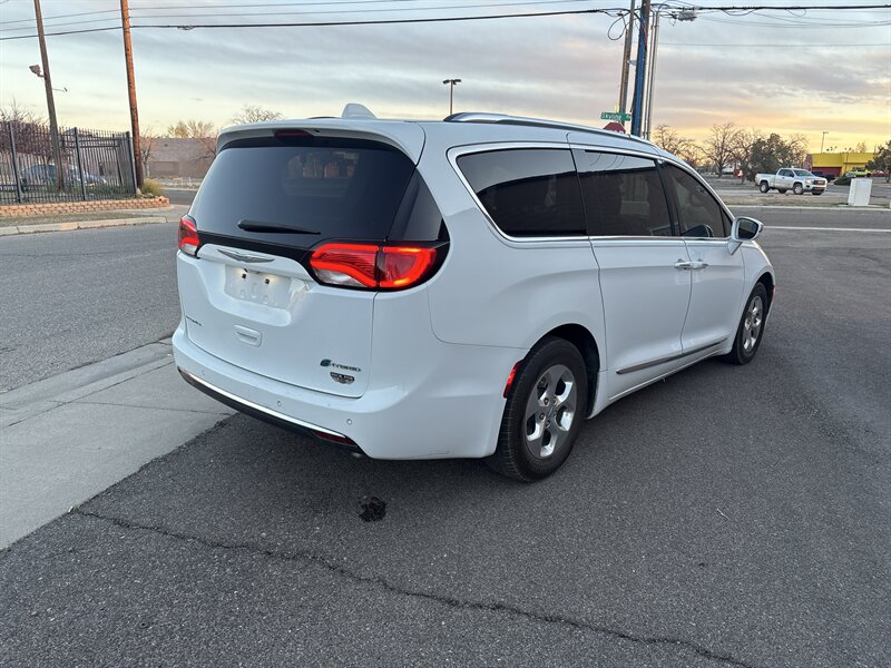 2018 Chrysler Pacifica Hybrid Limited hybrid - Photo 6 - Albuquerque, NM 87123