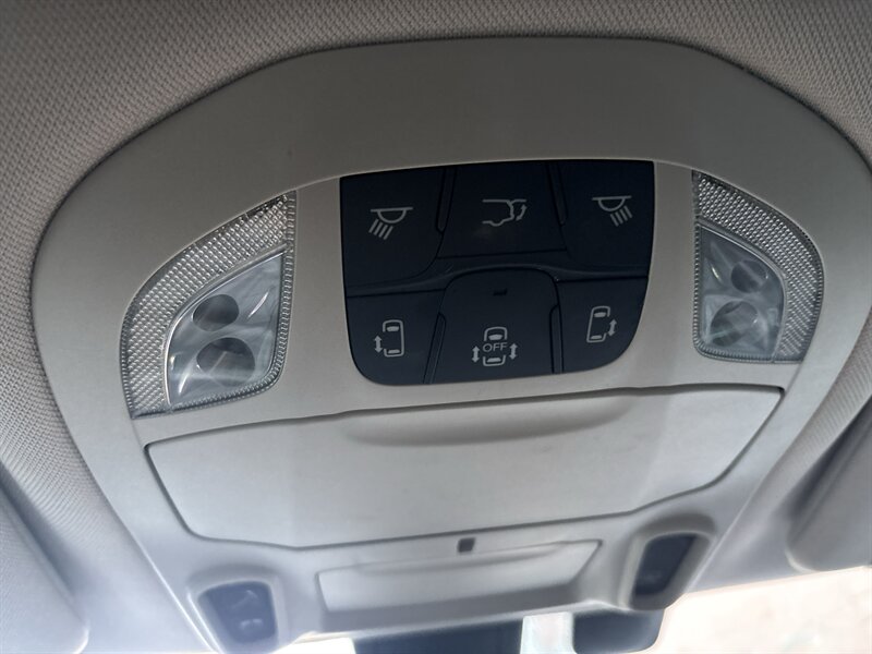 2018 Chrysler Pacifica Hybrid Limited hybrid - Photo 16 - Albuquerque, NM 87123