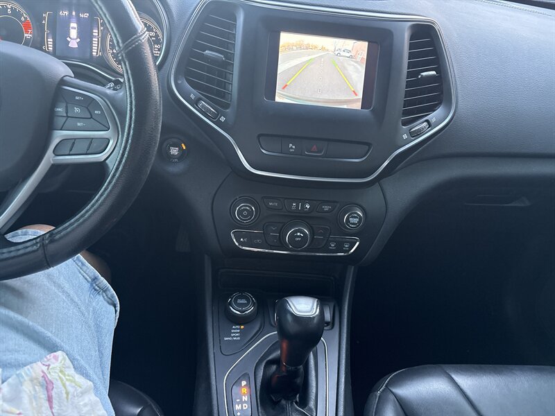 2019 Jeep Cherokee Latitude Plus - Photo 15 - Albuquerque, NM 87123
