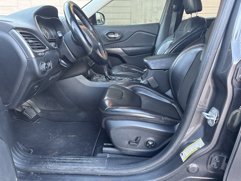 2019 Jeep Cherokee Latitude Plus - Photo 12 - Albuquerque, NM 87123