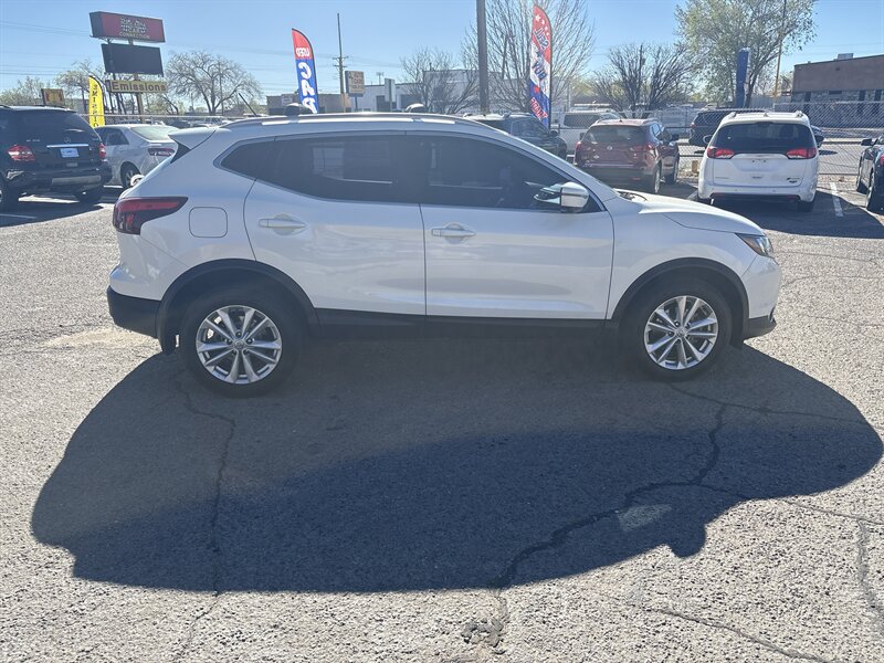 2017 Nissan Rogue SV SPORT - Photo 4 - Albuquerque, NM 87123