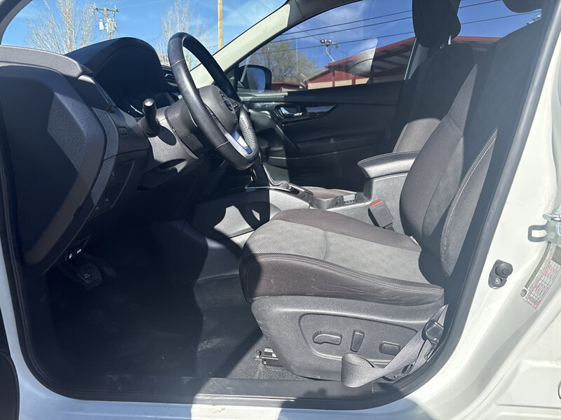 2017 Nissan Rogue SV SPORT - Photo 9 - Albuquerque, NM 87123