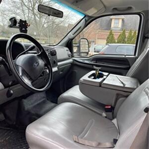 2007 Ford F-350 Super Duty Diesel Dually with 5th Wheel Receiver - Photo 5 - Frankfort, KY 40601