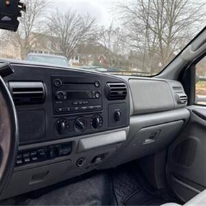 2007 Ford F-350 Super Duty Diesel Dually with 5th Wheel Receiver - Photo 4 - Frankfort, KY 40601