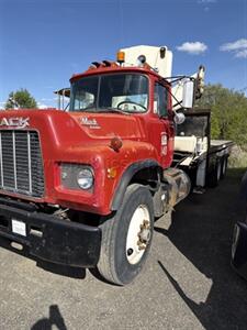 1989 Mack RD688S   - Photo 2 - Frankfort, KY 40601