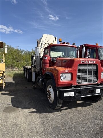 1989 Mack RD688S   - Photo 1 - Frankfort, KY 40601