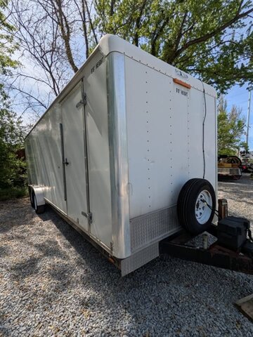 2006 Car Mate Enclosed Trailer Tandem Axle   - Photo 1 - Frankfort, KY 40601