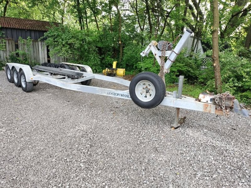 1988 Load Rite WT27TRI Boston Whaler Tri-axle Trailer   - Photo 1 - Frankfort, KY 40601