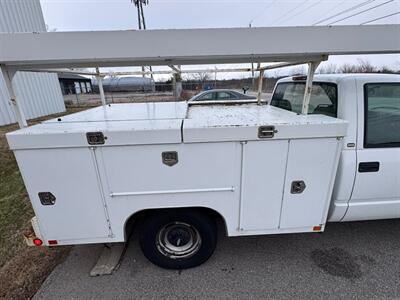 1998 Chevrolet C/K 2500 Series   - Photo 3 - Frankfort, KY 40601