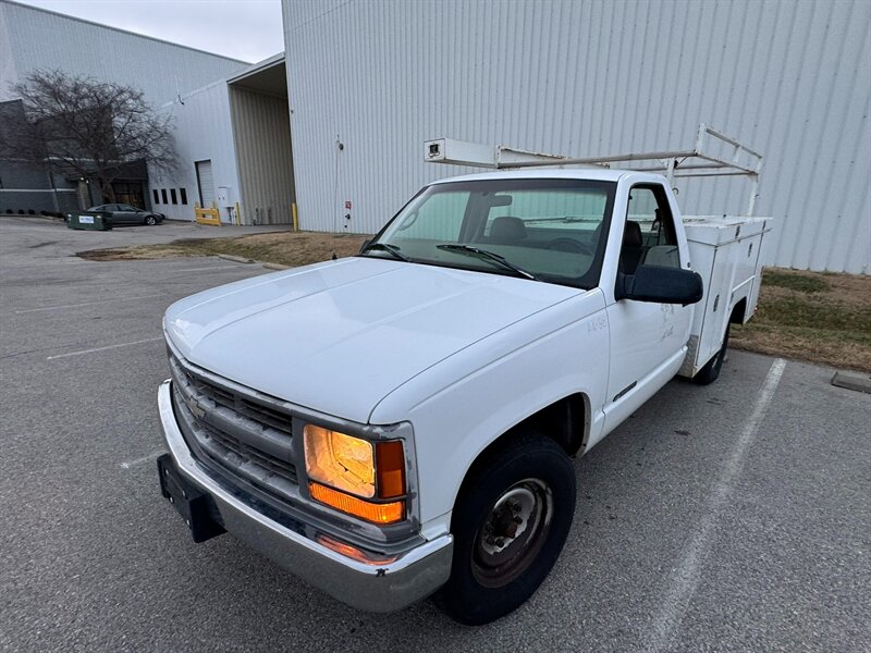 1998 Chevrolet C/K 2500 Series   - Photo 1 - Frankfort, KY 40601