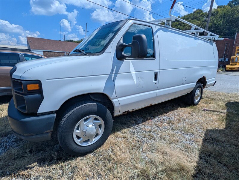 2008 Ford E-350 SD   - Photo 1 - Frankfort, KY 40601