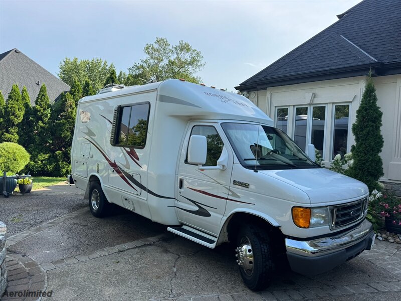 2006 Ford E-350 Born-Free RV   - Photo 1 - Frankfort, KY 40601
