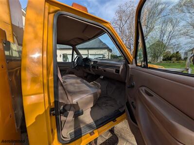 1995 Ford F-450 Super Duty Boom & Bucket Utility Truck   - Photo 8 - Frankfort, KY 40601