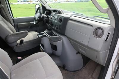 2009 Ford E-350 SD   - Photo 3 - Frankfort, KY 40601