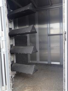 1998 Featherlite Trailers 8546 4-Horse Trailer with tack room and stud walls   - Photo 3 - Frankfort, KY 40601