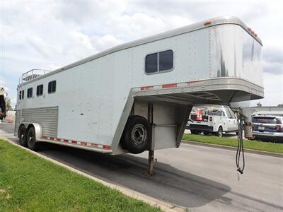 1998 Featherlite Trailers 8546 4-Horse Trailer with tack room and stud walls   - Photo 5 - Frankfort, KY 40601