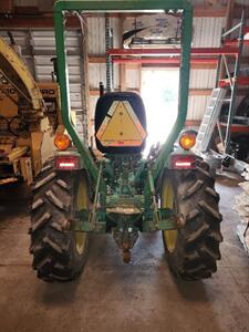 2002 John Deere 790 Tractor - Photo 2 - Frankfort, KY 40601