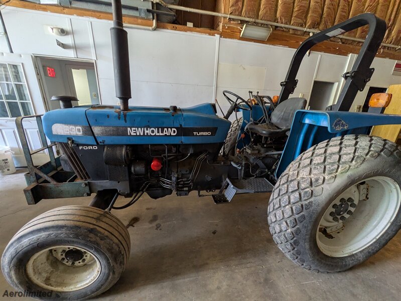 1995 New Holland 4630 Tractor with Batwing Mower   - Photo 1 - Frankfort, KY 40601