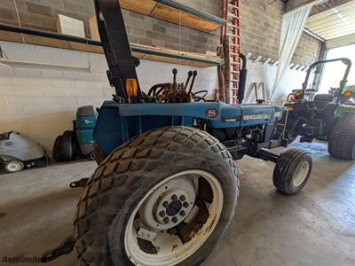 1995 New Holland 4630 Tractor with Batwing Mower   - Photo 4 - Frankfort, KY 40601